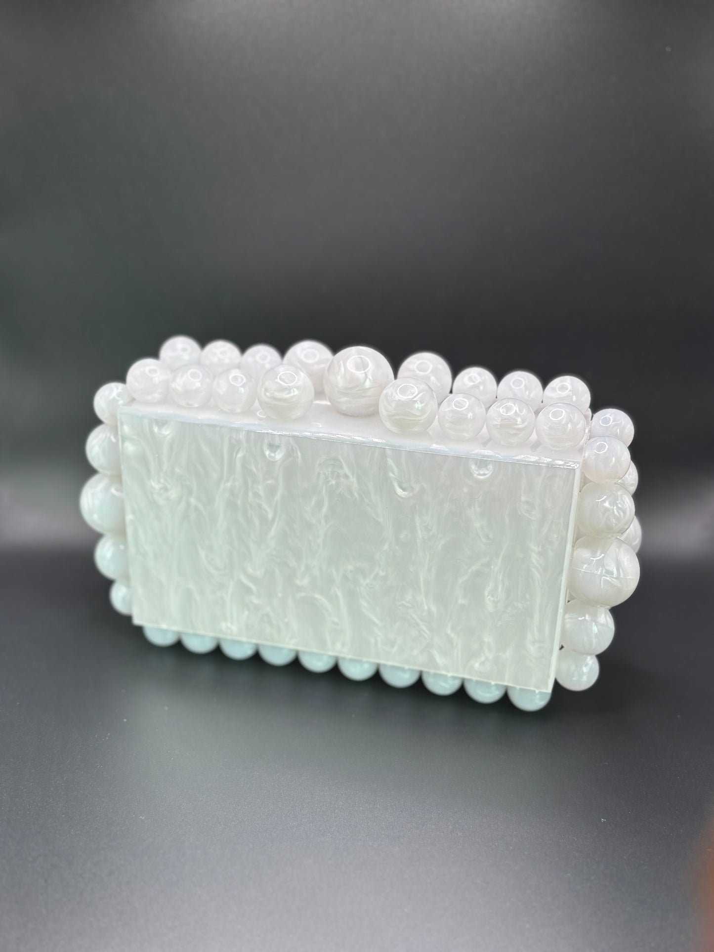 Clutch White Pearls