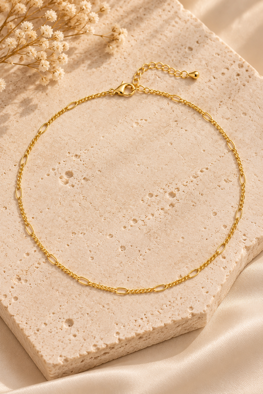 Collar delgado estilo cartier