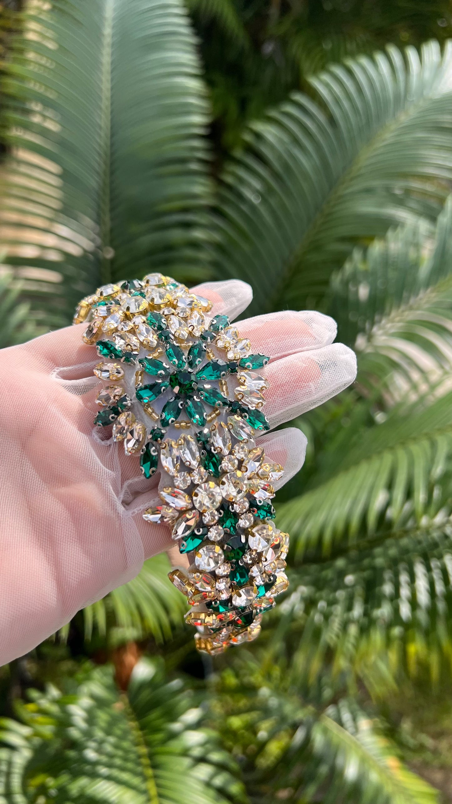 Diadema brillante verde con plateado y apliques dorado 02506
