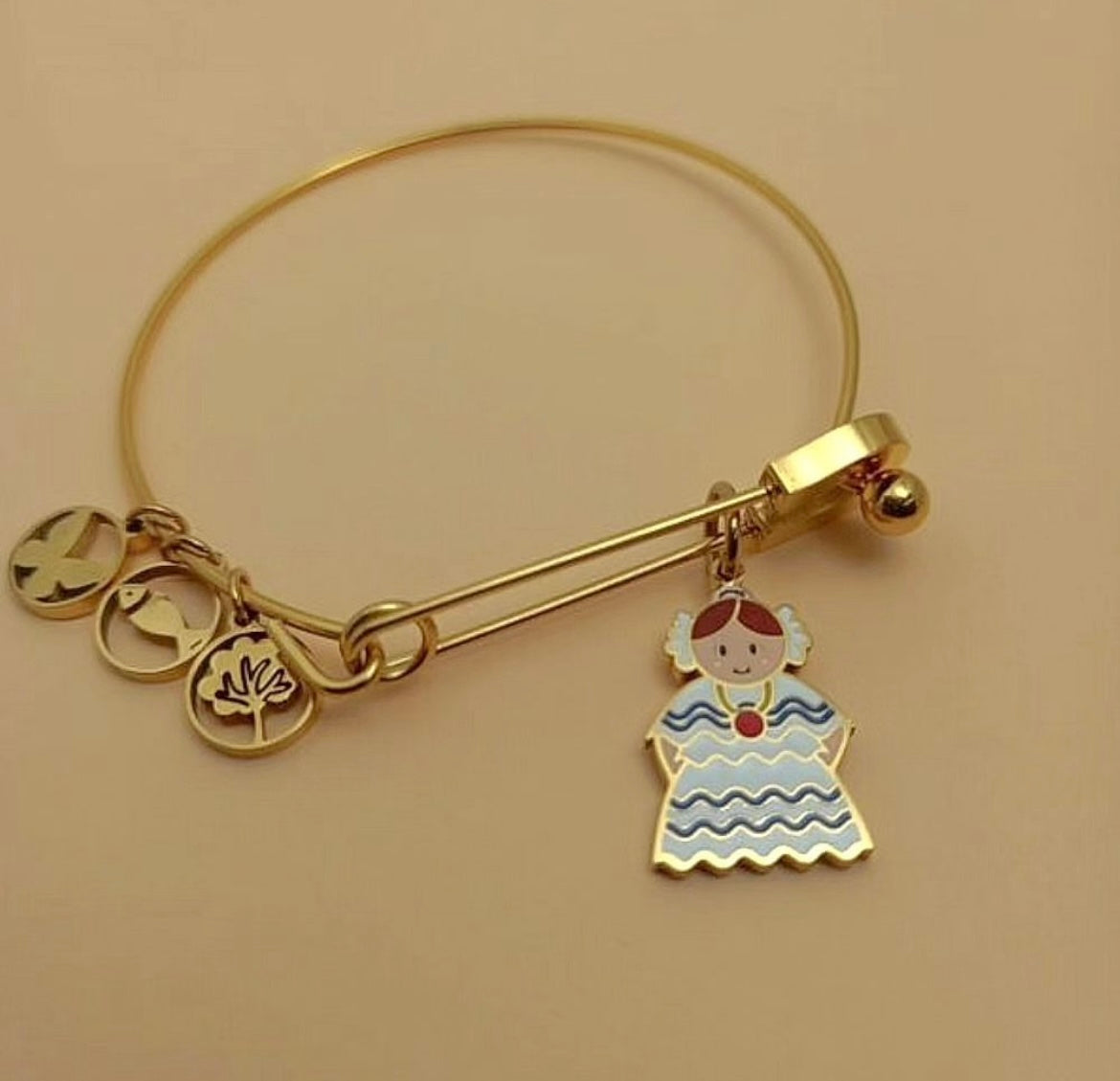 LA POLLERA PULSERA