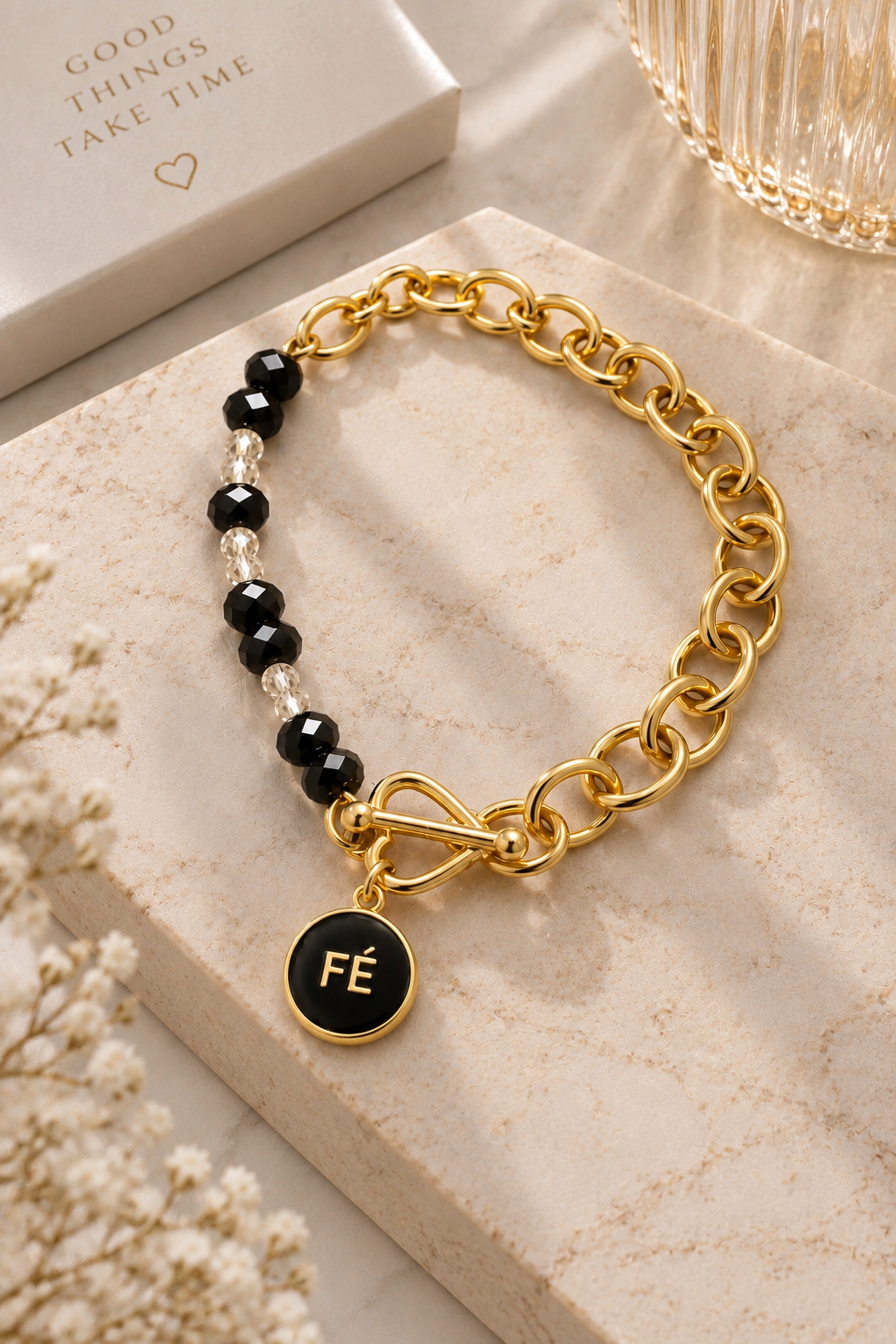 Pulsera en cristales y dije de fé