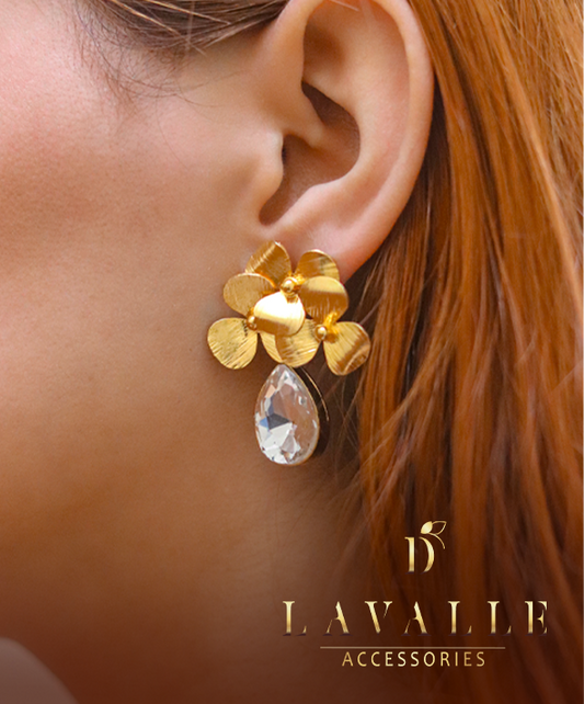 Aretes de pétalos y cristal plateado